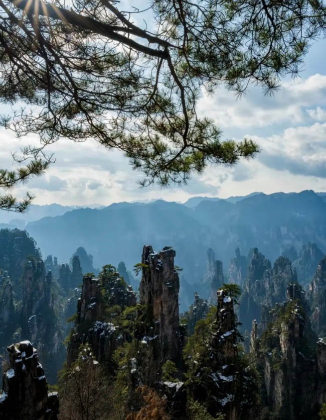 附近的旅游景点：探索原始自然的中心处